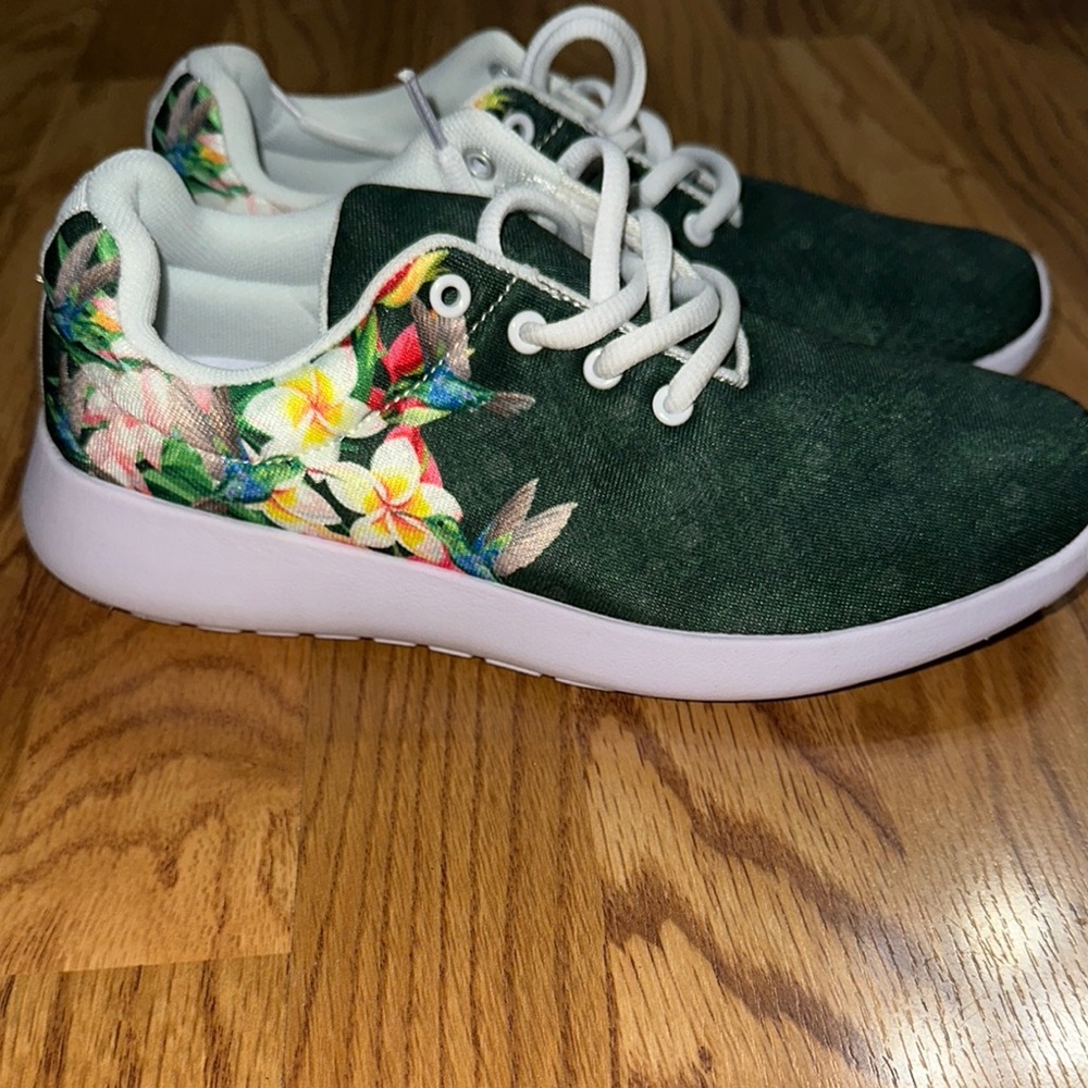 NWOT floral Green Women's Sneakers